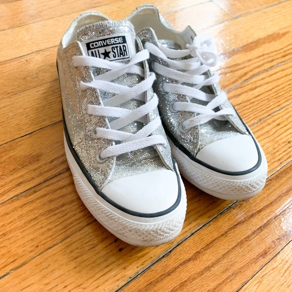 Converse metallic silver size 6 women . Good condition - Picture 6 of 9
